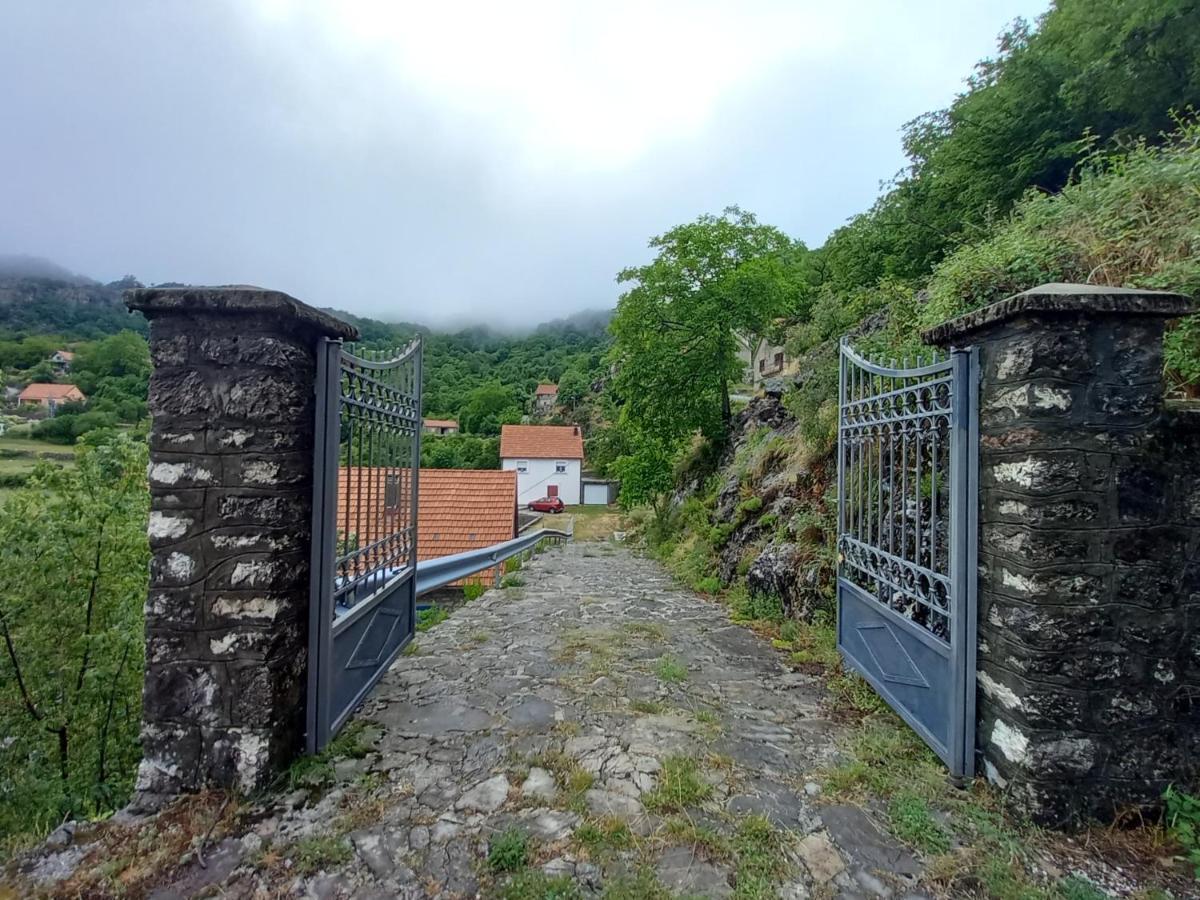 Holiday home Ugnji-village