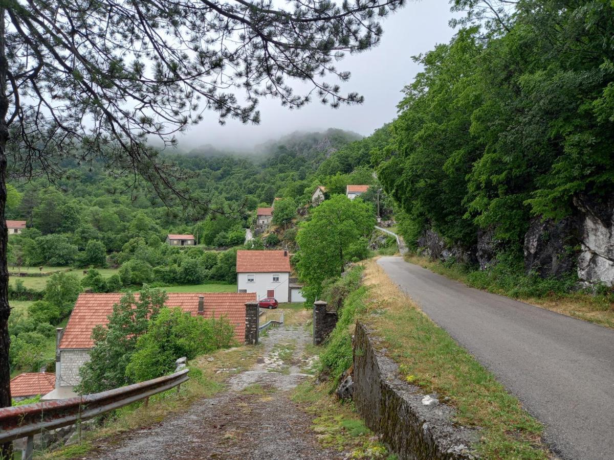 Ugnji-village *